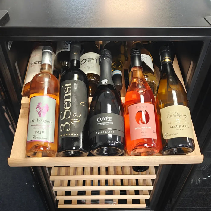 Presentatielade in de Dunavox Grande 94