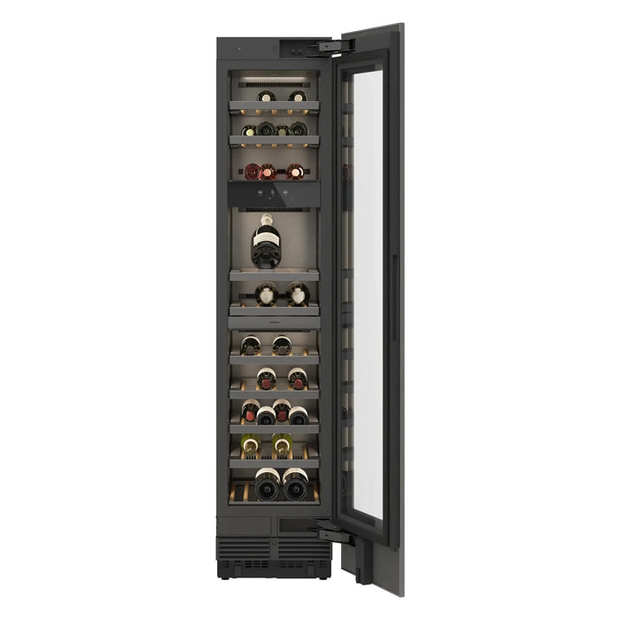 Gaggenau Vario Expressive RVW417170 inbouw wijnkoelkast, vooraanzicht met open deur en flessen