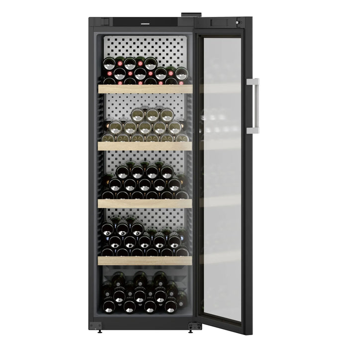 Liebherr GrandCru Selection WPbli 5031 vrijstaande wijnkoelkast, vooraanzicht met open deur en flessen