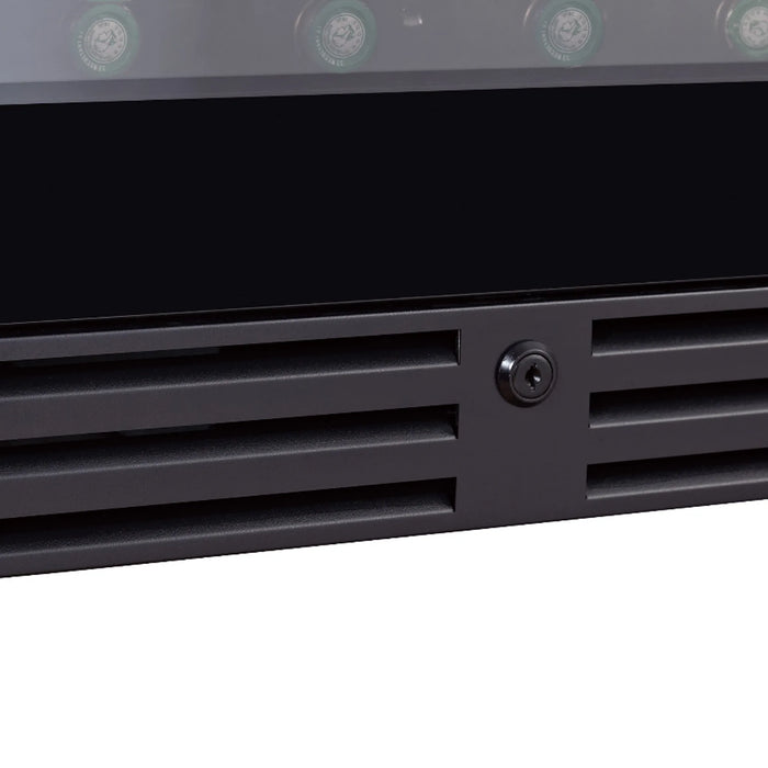Swisscave Classic WL355DF vrijstaande wijnkoelkast, detail van de plint