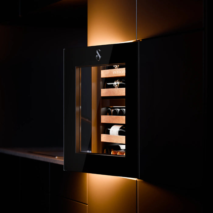 Swisscave Luxury WIB-60DFT inbouw wijnkoelkast, met open deur in de keuken