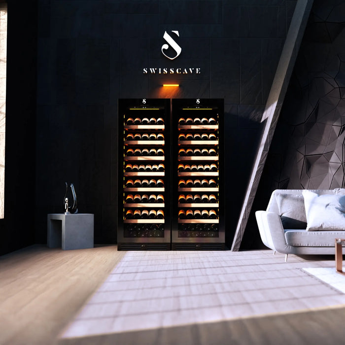 Swisscave Luxury WLB-460FLD-MIX vrijstaande wijnkoelkast, sfeerfoto in een moderne woonkamer